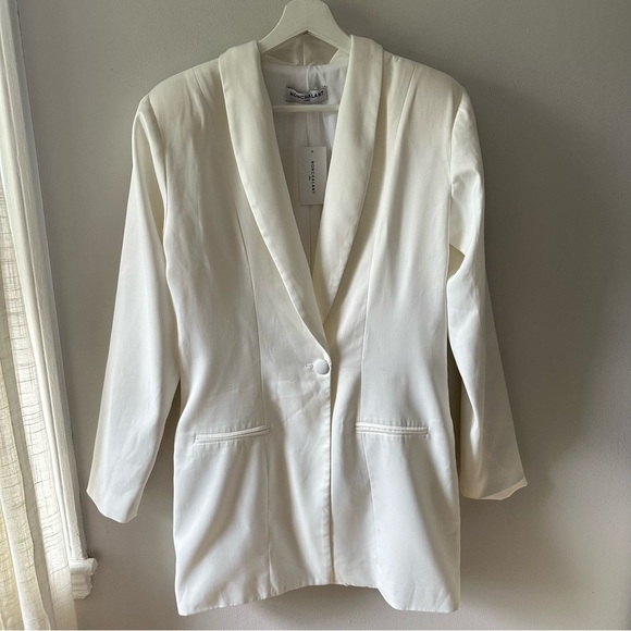 NONCHALANT Dina Blazer Dress in Off White - Picture 4 of 10